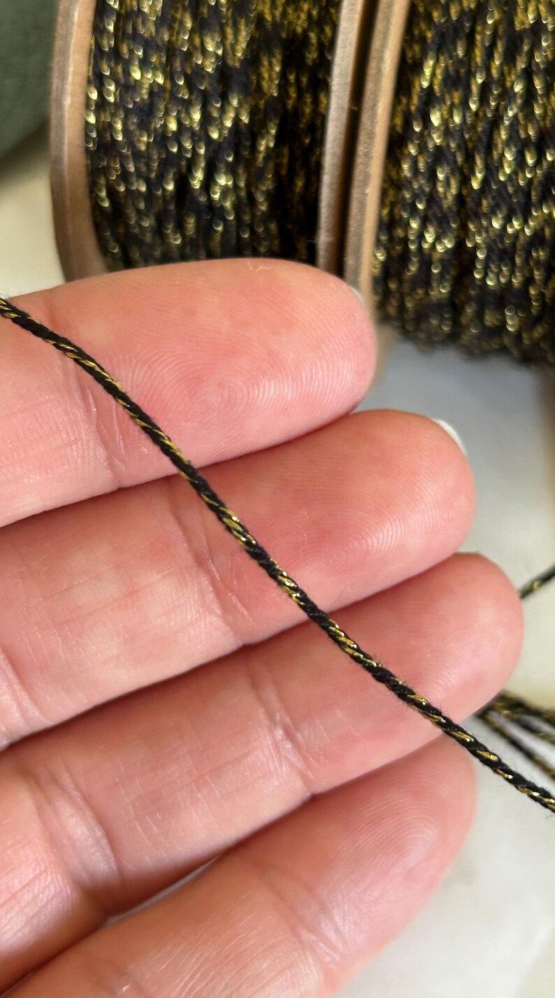 2 mètres fil coton et lurex 1mm, noir et doré, pour bracelet, collier, créations de bijoux ou macramé