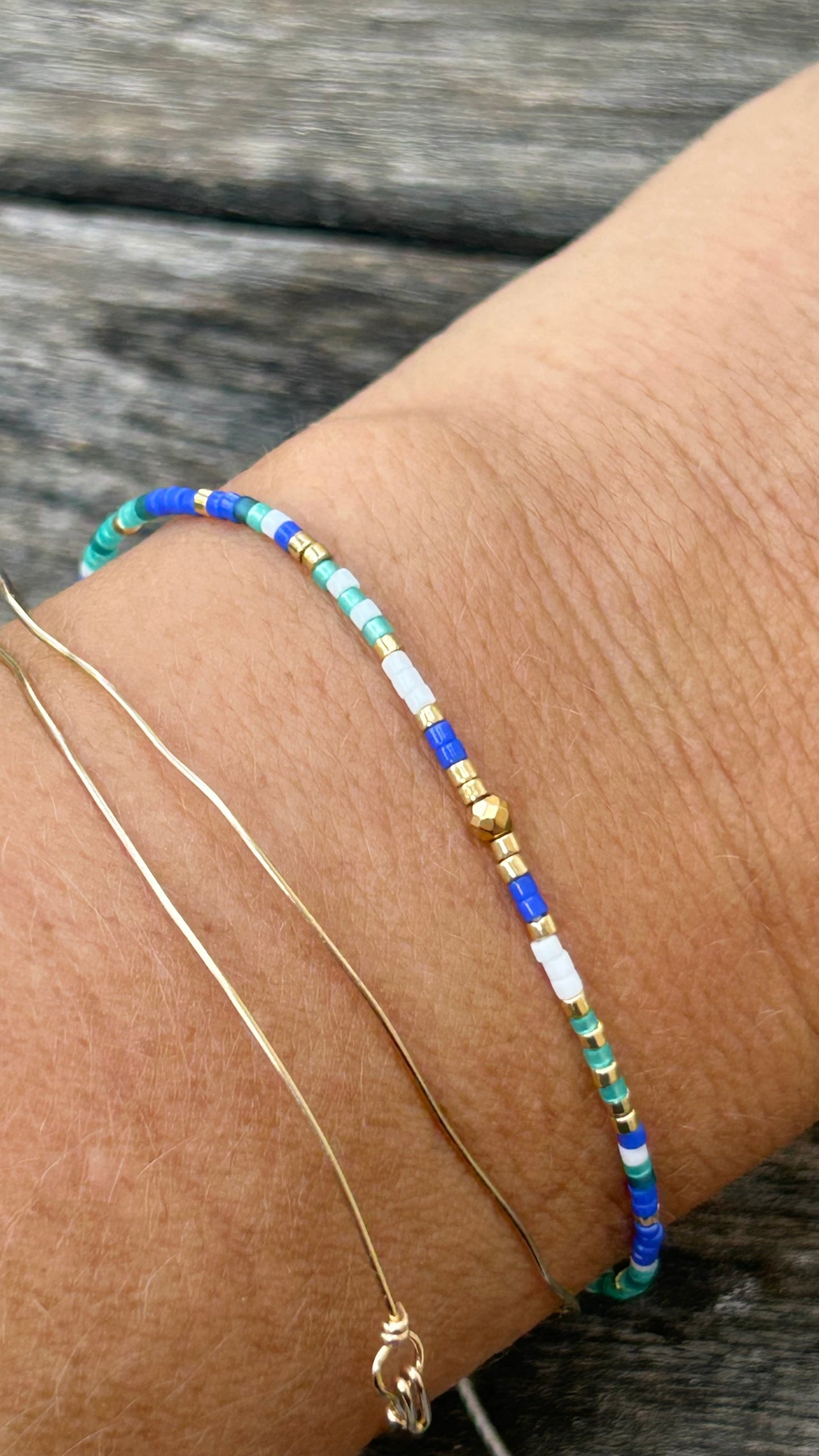 Bracelet Miyuki Aqua Doré – Perles Japonaises Picasso Minimaliste