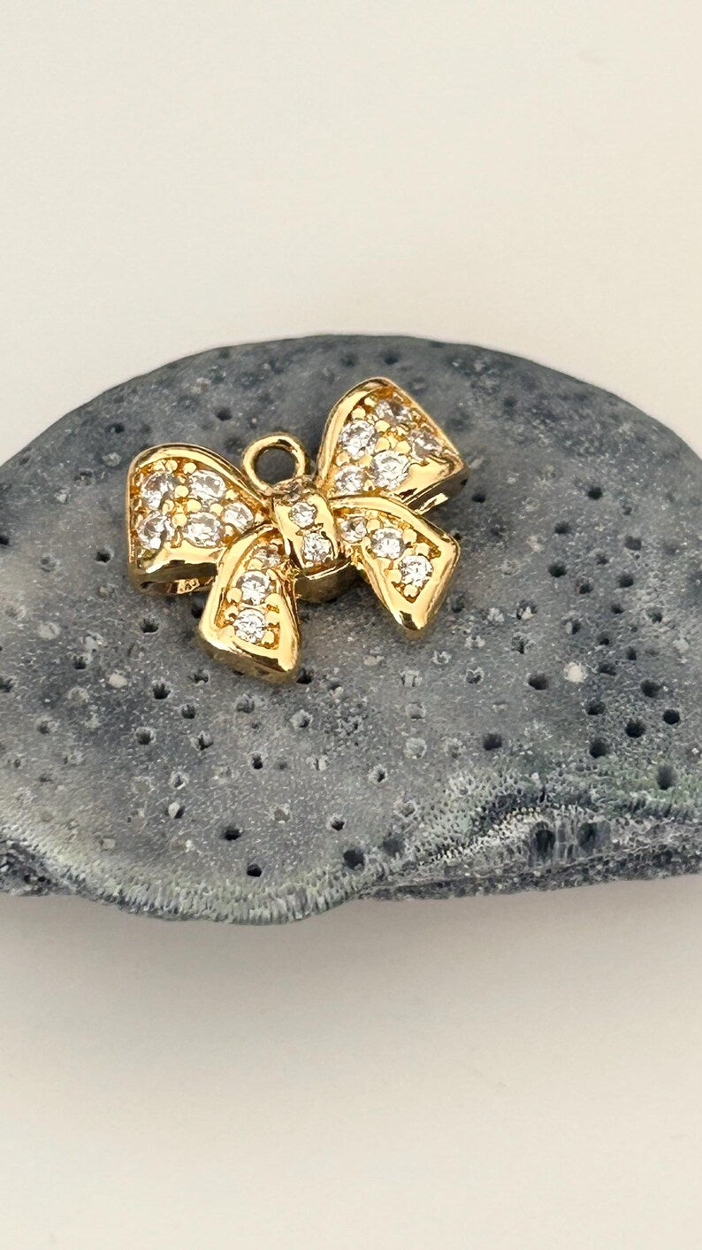 Pendentif Noeud 14mm strass et plaqué or plaqué or 24 carats, noeud plaqué or 24 K, petits diamants zircon