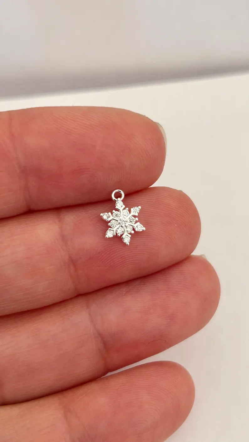 Flocon de neige 8mm / 13mm strass blancs et plaqué argent 925/1000, petits flocons diamants zircon et argent