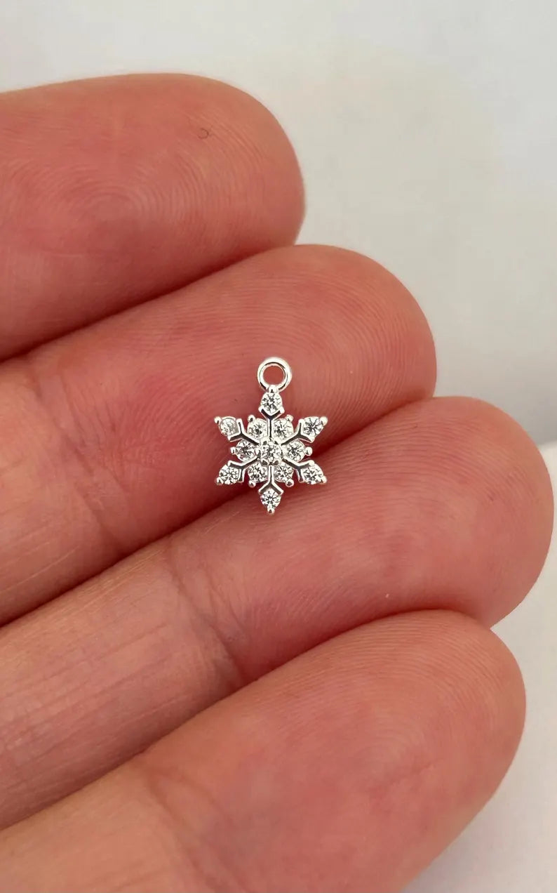 Flocon de neige 8mm / 13mm strass blancs et plaqué argent 925/1000, petits flocons diamants zircon et argent