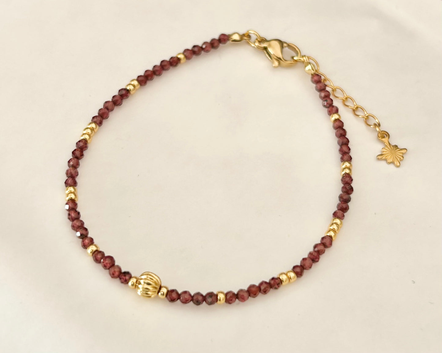 Bracelet en Grenat rouge et Miyuki et perles dorées