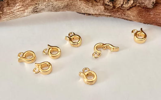 Fermoir crochet or, Bélière ou Intercalaire 2,3 x 5,2mm, fermoir doré multifonctions