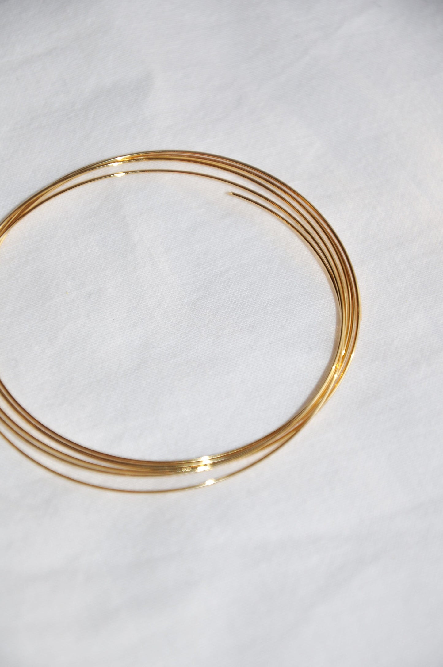 Fil Mémoire bracelets 5 tours 60 mm x 0,5 mm 24K plaqué or 3 microns