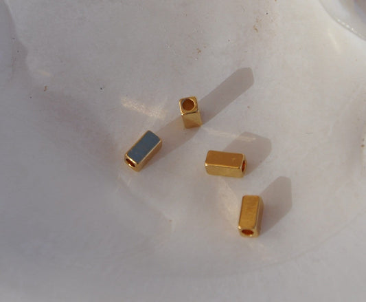 Rectangle avec trou 4 x 2 mm créations bijoux plaqué or