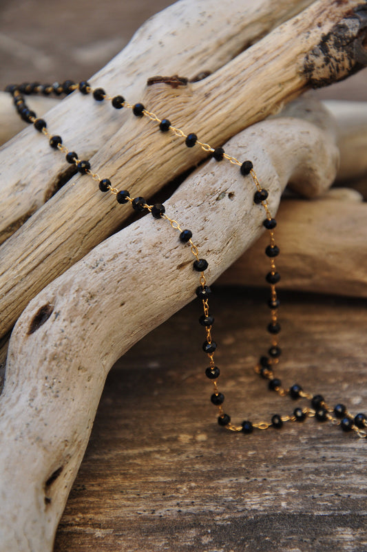 22K Chaîne maille 1,8 mm et perles verre 3 mm noires plaqué or 100% français