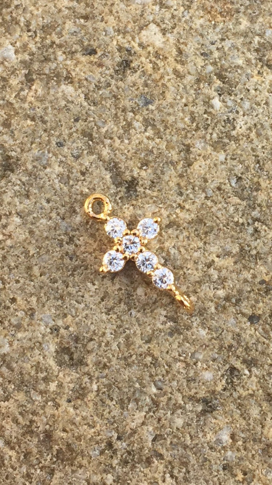 Connecteur croix Zircon et Plaqué Or 22 K 8,5 x 6,5 mm