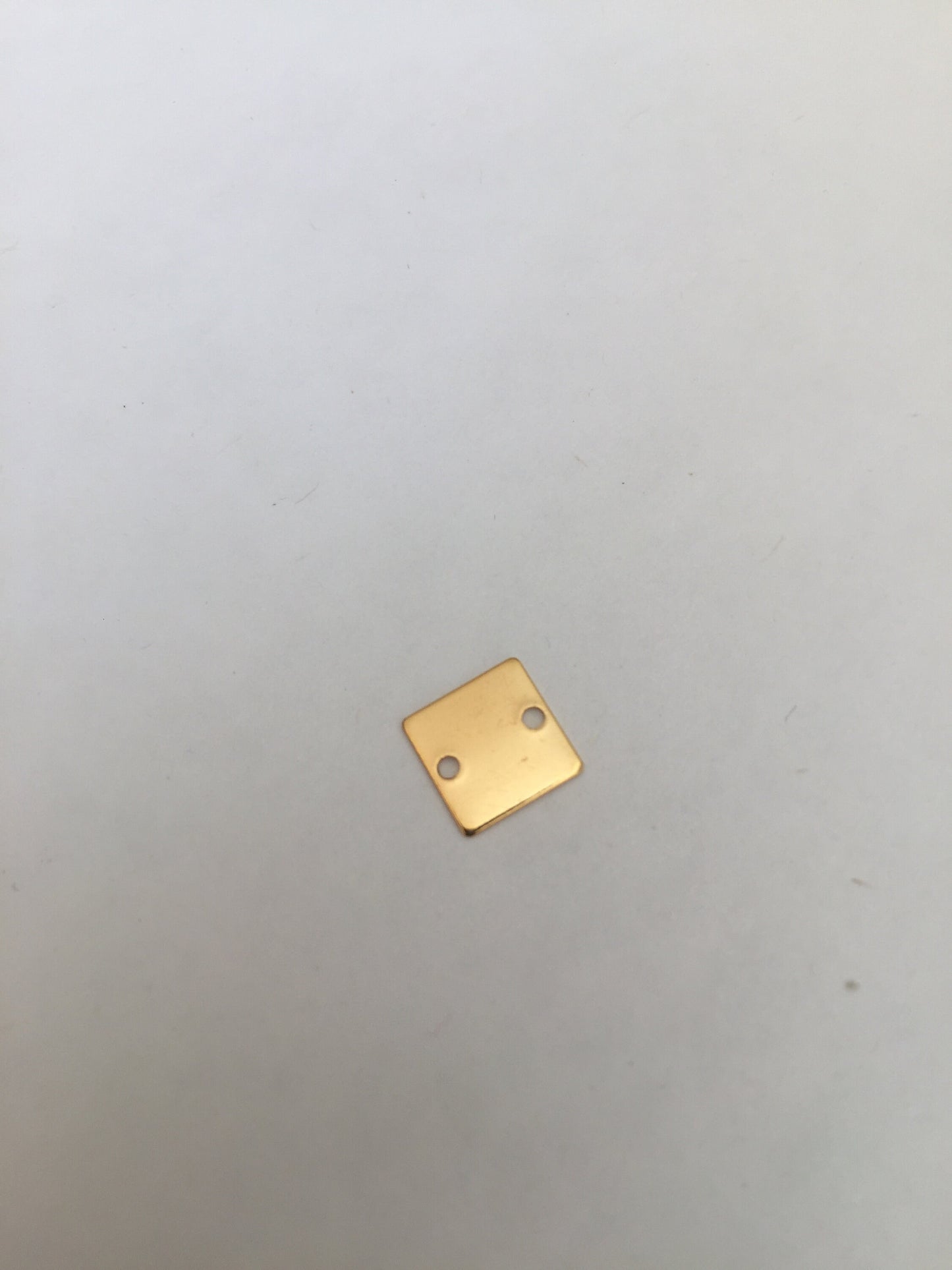 1 Carré 2 trous 8 mm connecteur plaqué or dorée à l'or fin 22 carats, breloques plaqué or 22 K