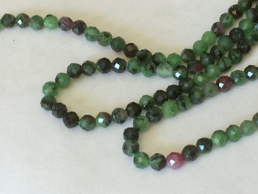 10 perles 3,3mm  Rouge Vert Rubis Zoisite facettée naturelle 3,3 mm, 10 perles Zoisite facettes gemme naturelle tons vert/ vert sombre/ rose