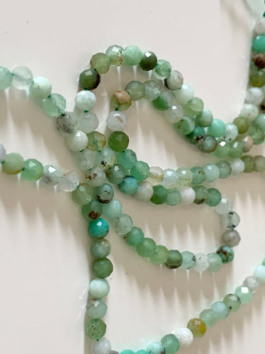 10 perles 3 mm Chrysoprase facettée, 10 perles facettes gemme naturelle 3mm tons vert clairs, pierre naturelle