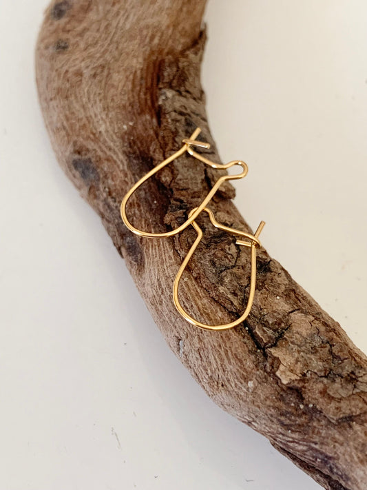 2 Crochets d'Oreilles fines dormeuses 14x9 mm en Plaqué or 24 carats 3 microns
