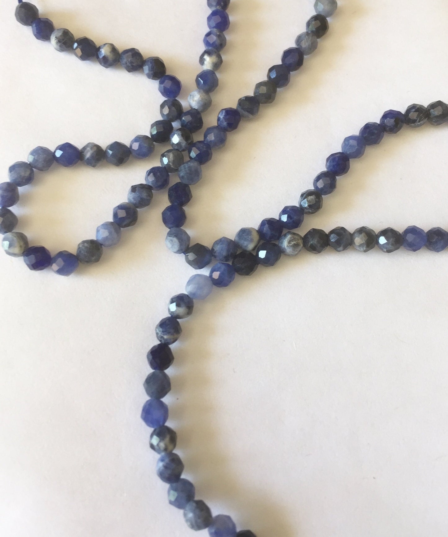 Sodalite bleue 3 mm facettée, 10 perles facettes gemme naturelle 3mm tons bleus, pierre naturelle