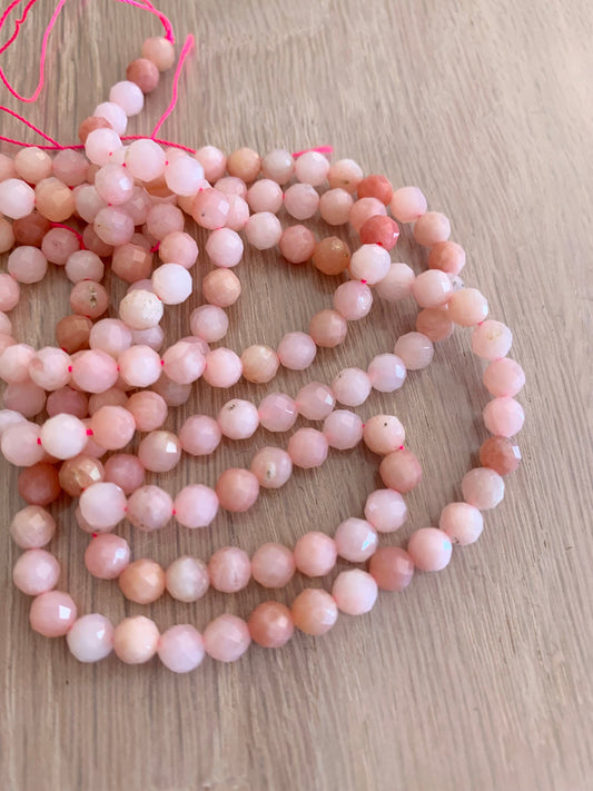 Opale rose 4 mm facettes, 10 perles facettes gemme naturelle 3,9/4mm tons roses, pierre naturelle, Opale d'Australie rose et saumoné pale