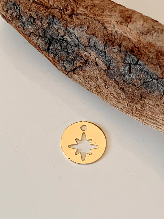 Médaillon, breloque 10mm étoile polaire, 4 points cardinaux, plaqué or 24 carats