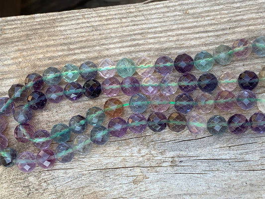 6 perles 6,3 mm Fluorite facettée, 6 perles facettes gemme naturelle 6,3mm tons vert clairs, jaunes et violets, pierre naturelle