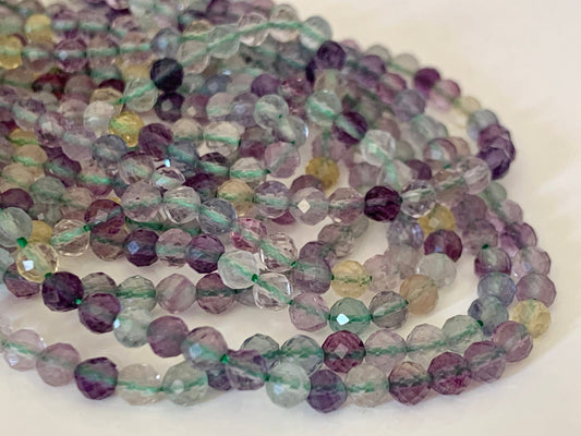 10 perles 3mm-3,4mm Fluorite facettée, 10 perles facettes gemme naturelle tons vert clairs, jaunes et violets, pierre naturelle