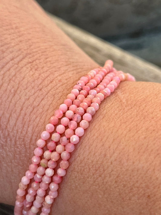 Opale rose 2 mm facettes, 10 perles facettes gemme naturelle 2mm tons roses, pierre naturelle, Opale naturelle