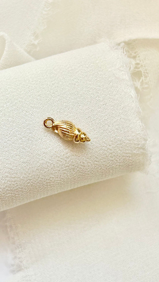 Breloque Coquillage 12mm en plaqué or 24K, charm doré, pampille mer bracelet